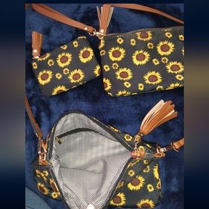Daisy crossbody bag